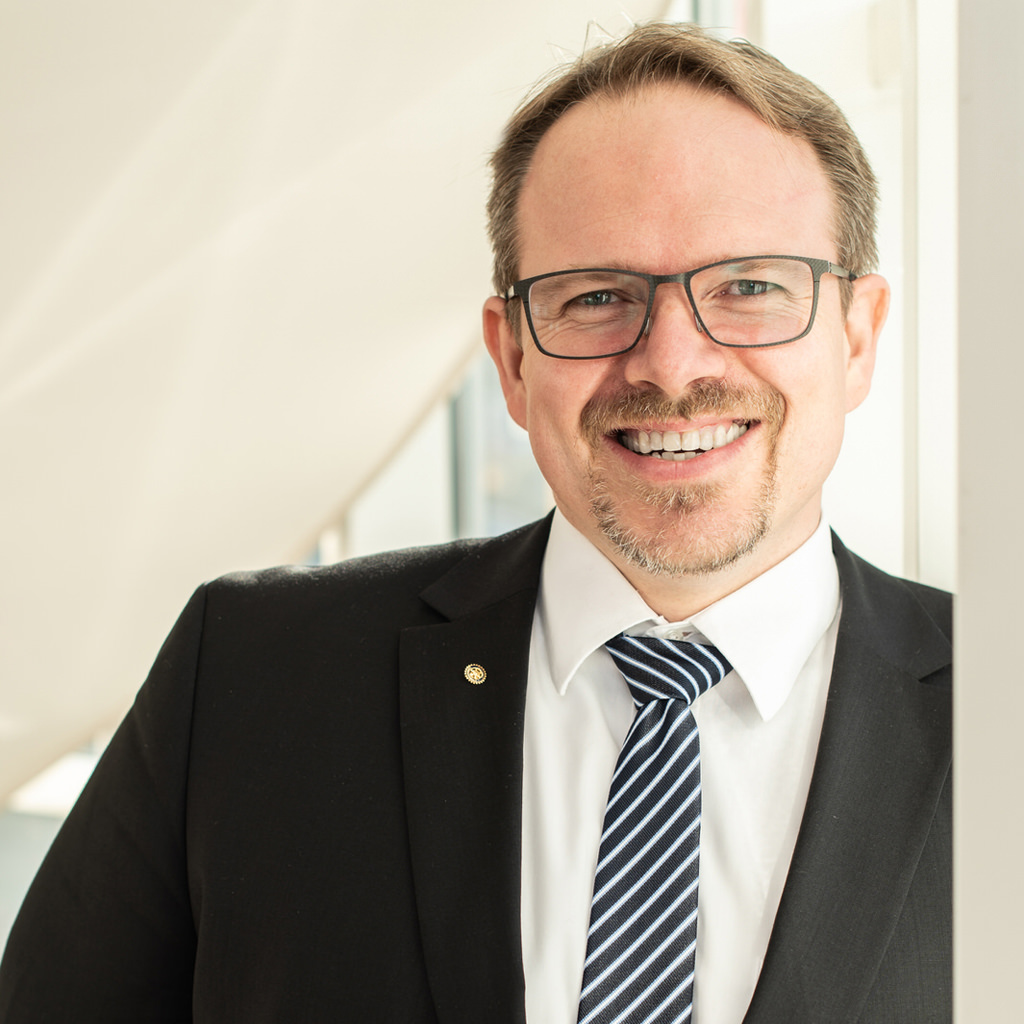 Florian Ledeboer verantwortet bei der IP Customs Solutions GmbH den Bereich/die Funktion:  Managing Partner